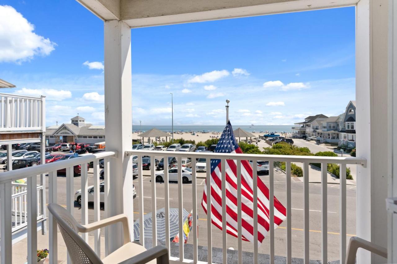 Water Views - Private Balcony - The Americana ハンプトン エクステリア 写真